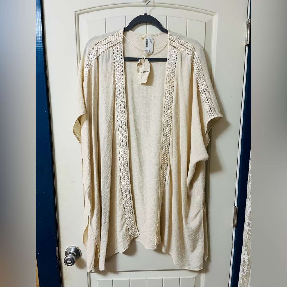 Hem & Thread Ecru Kimono